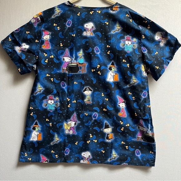 Peanuts Halloween Charlie Brown Snoopy print v neck scrub short sleep top Sz L - Picture 2 of 5
